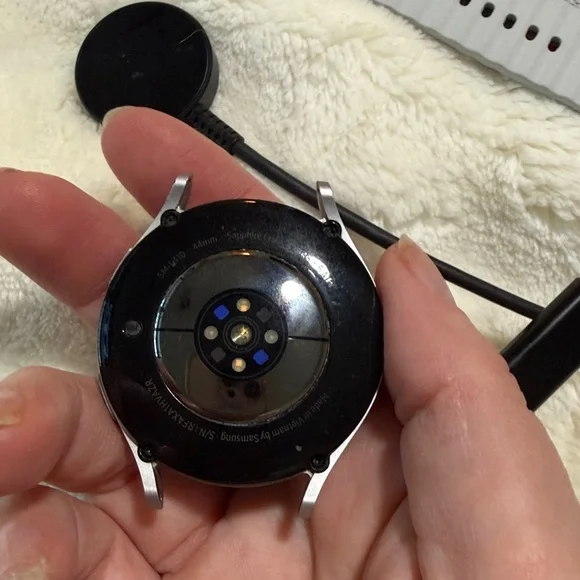 Samsung galaxy watch 7 and wrist bands - Picture 5 of 5